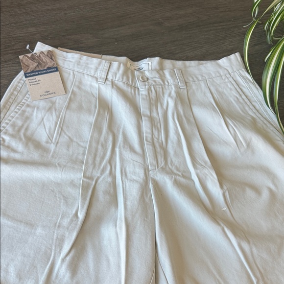 Dockers Men's Cargo Shorts - Soft Cream - Picture 6 of 10